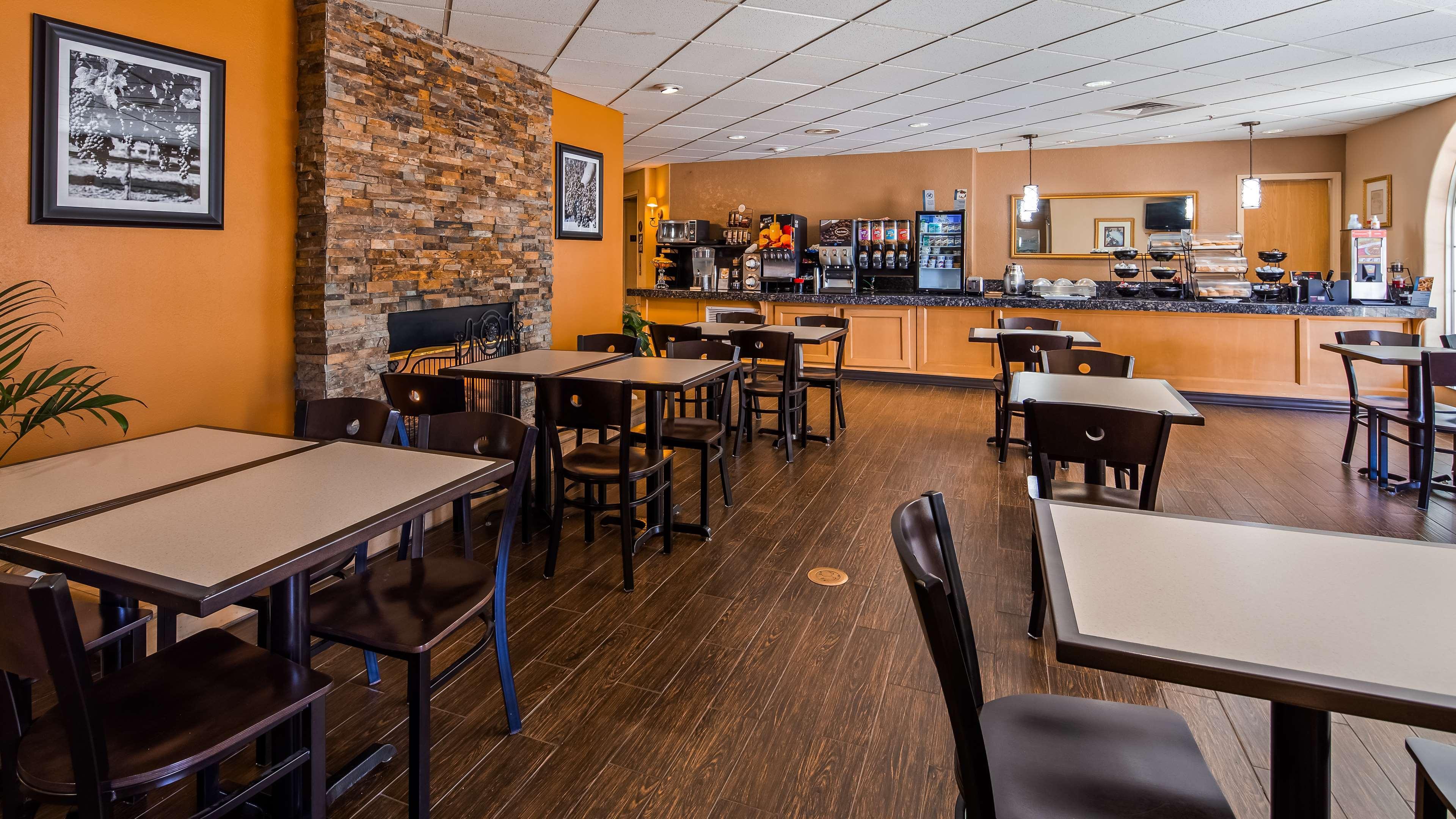 Best Western Plus Caldwell Inn & Suites Екстериор снимка