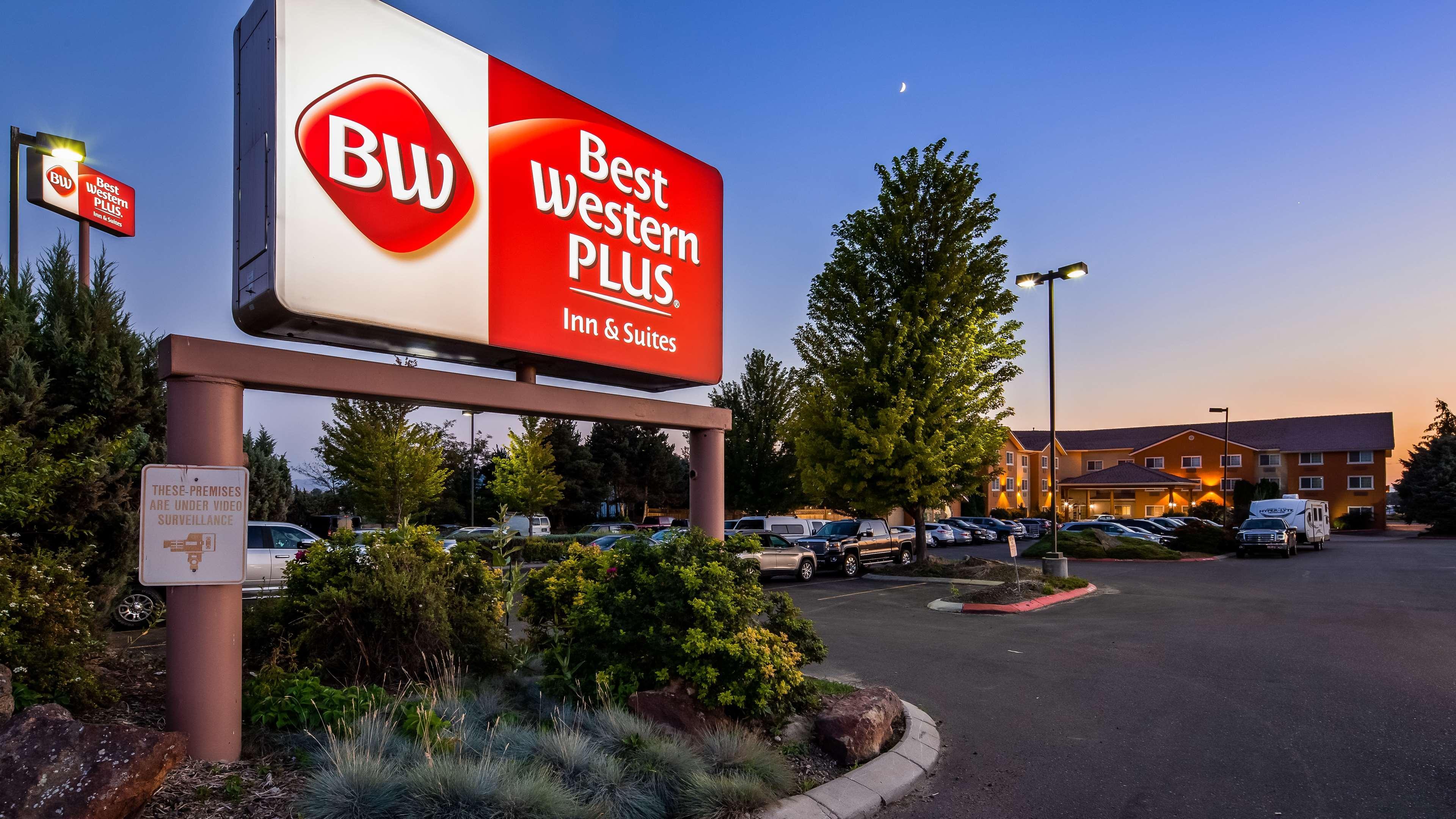 Best Western Plus Caldwell Inn & Suites Екстериор снимка