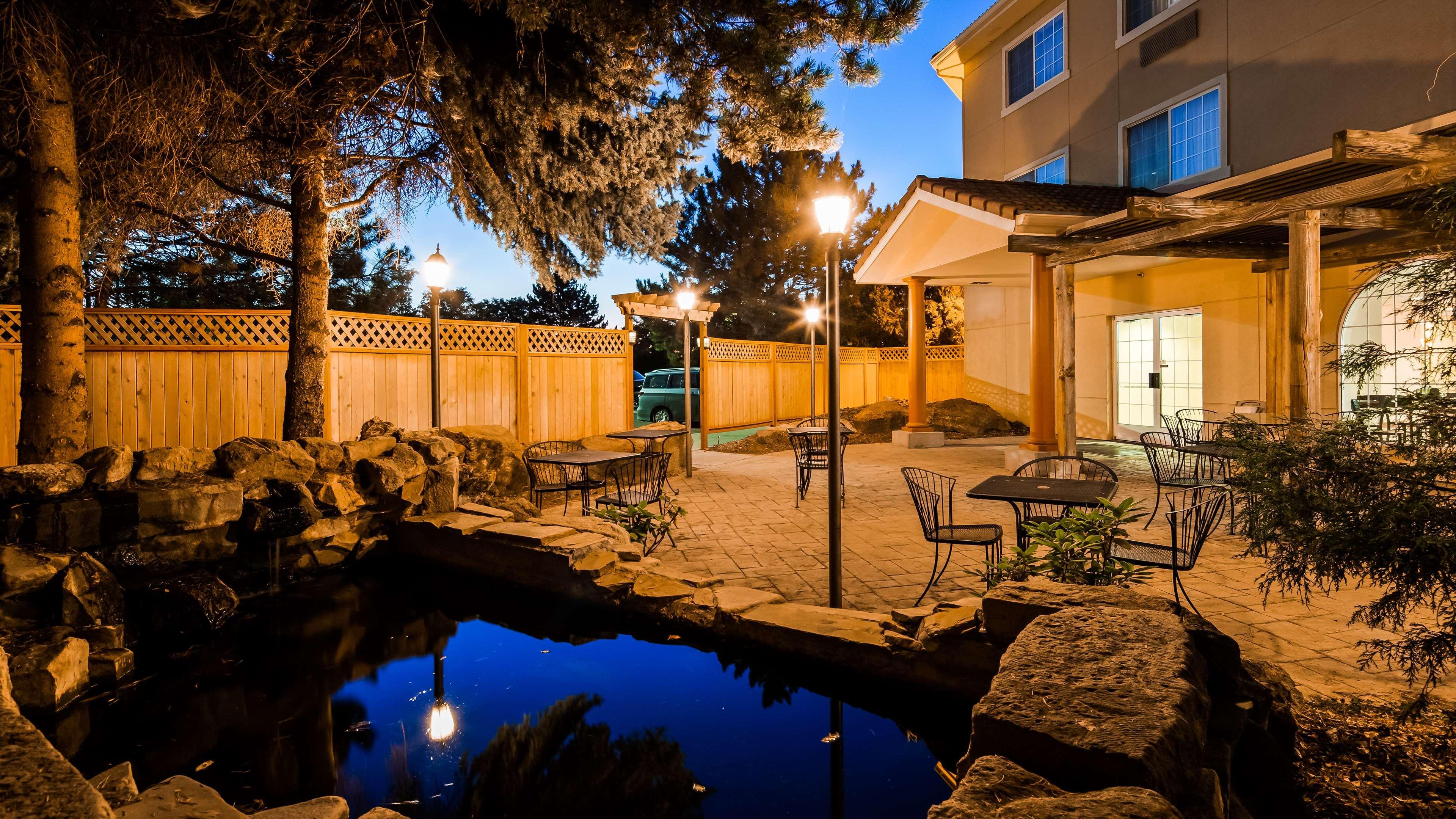 Best Western Plus Caldwell Inn & Suites Екстериор снимка