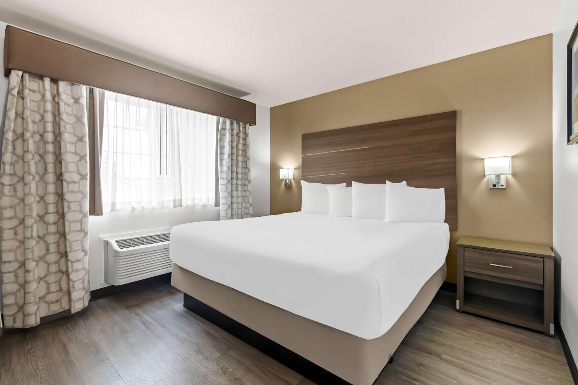 Best Western Plus Caldwell Inn & Suites Екстериор снимка