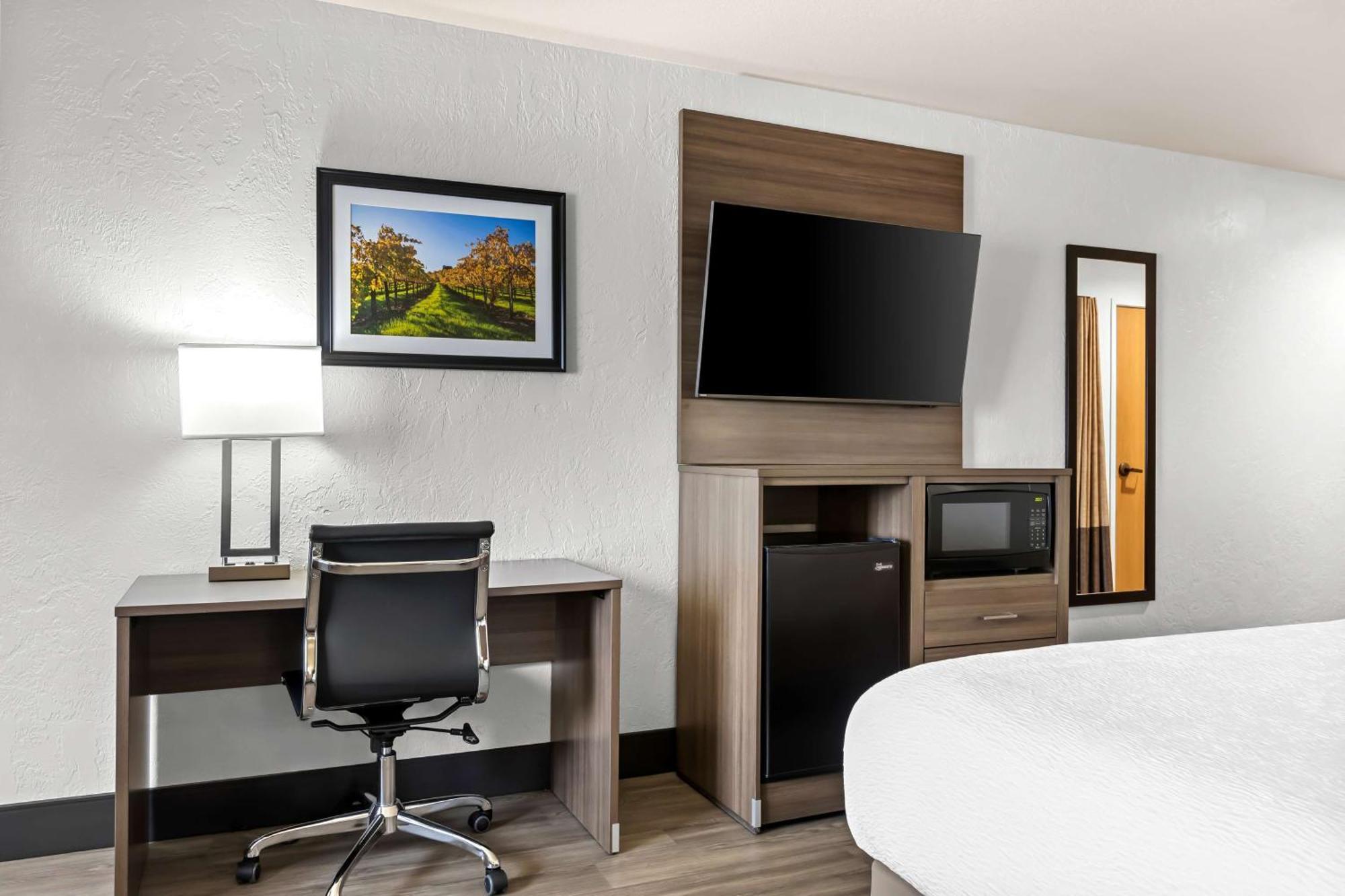 Best Western Plus Caldwell Inn & Suites Екстериор снимка