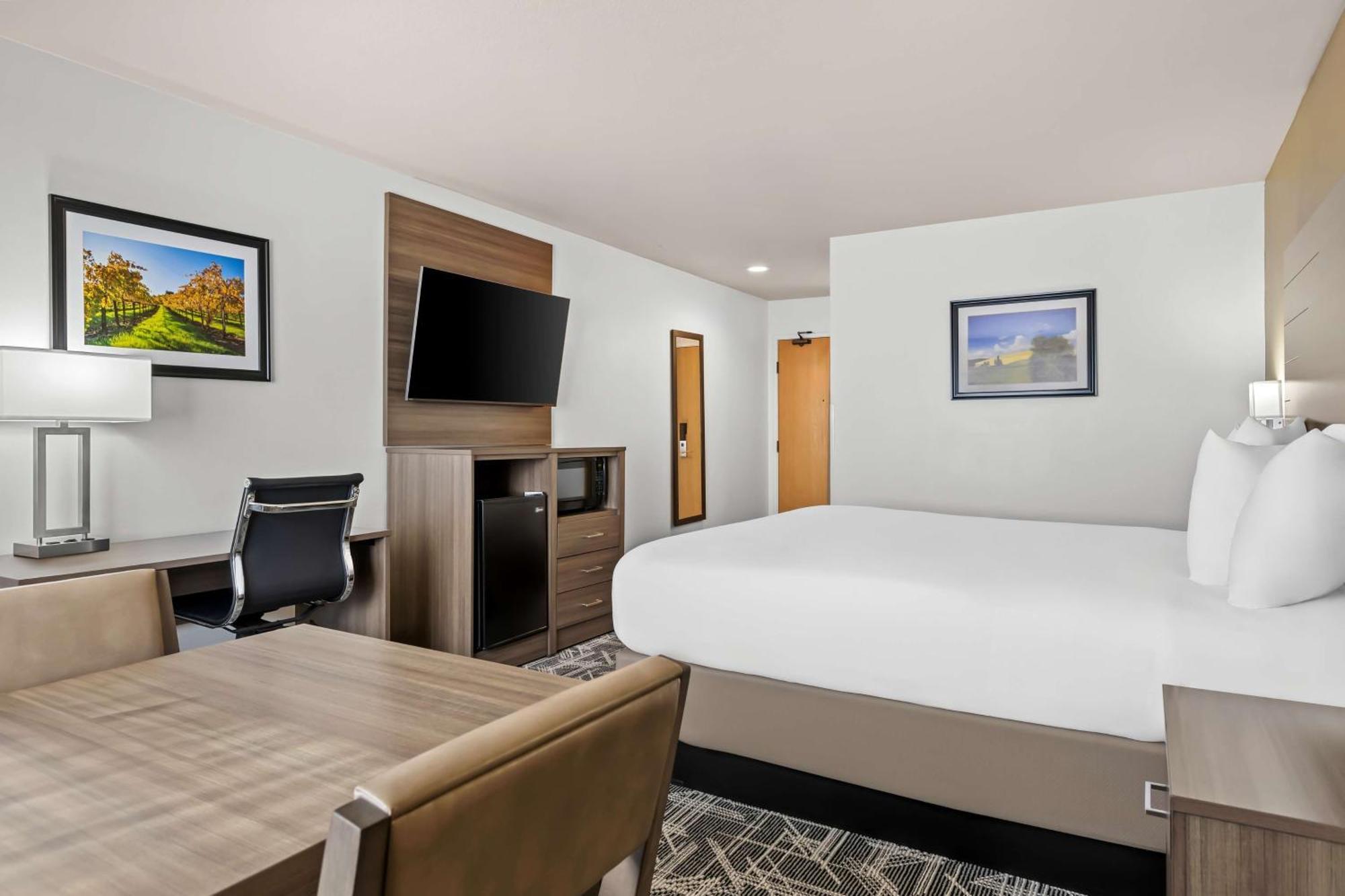 Best Western Plus Caldwell Inn & Suites Екстериор снимка